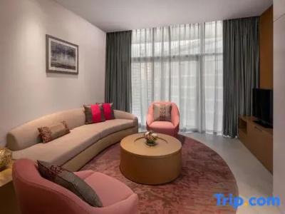 Hilton Creek & Residences - 23