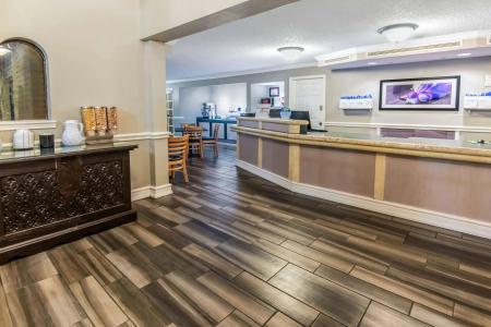 La Quinta Inn by Wyndham San Antonio Vance Jackson - 1