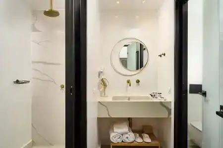 Alleys Boutique & Spa - 150