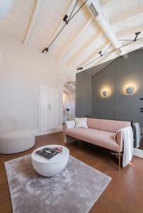 Castellano & Suites - 84