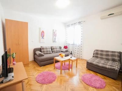Viktorija - 26