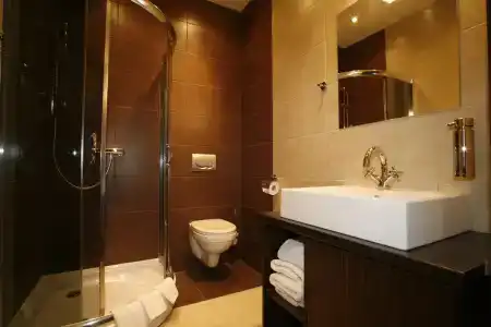 Boutique's I - 8