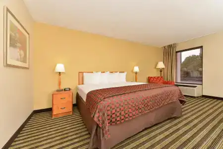 Quality Inn at the Mall - - 5