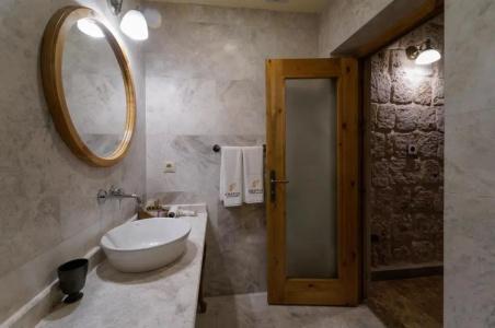 Luxury Cratus Stone Palace - 49