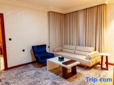 Ivory Inn - 55