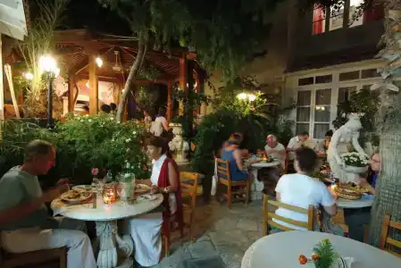 Kiniras Traditional & Restaurant - 23