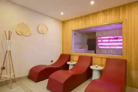 A Suite Side - 4