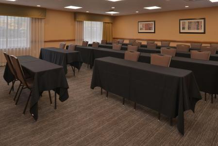 Hampton Inn and Suites North-Airport - 29