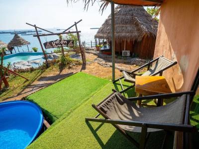 Paree Hut - 30