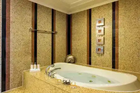 Renaissance Riverside Saigon - 157