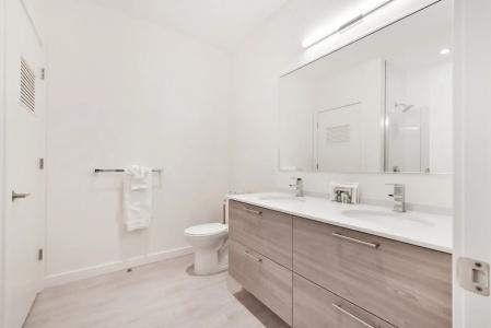 Global Luxury Suites Downtown - 29