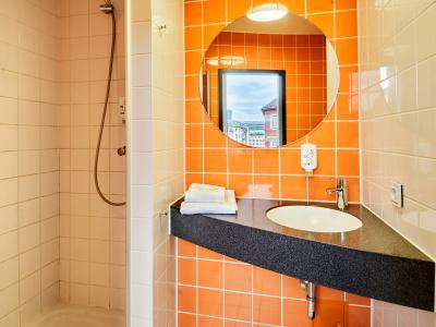 B&B Frankfurt Hauptbahnhof - 7