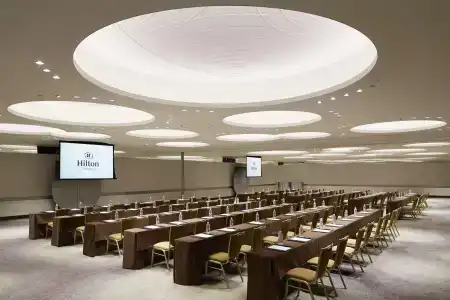 Hilton Tokyo Bay - 28