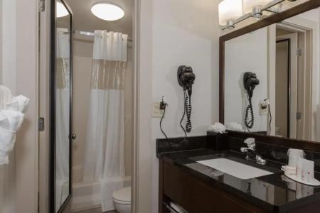 Ramada by Wyndham Boston - 20
