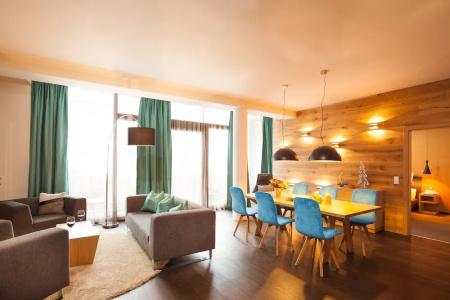 Lederer's living - 91