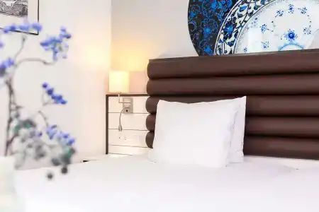 Golden Tulip Central - 90