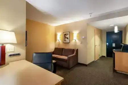 DoubleTree by Hilton Savannah Airport - 38