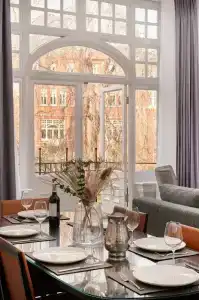 11 Cadogan Gardens & - 91