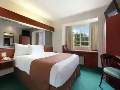Super 8 by Wyndham Harbison/Parkridge Hospital - 35