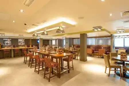 Premier Inn Hendon - The Hyde - 11