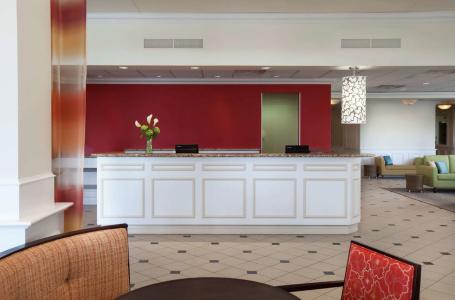 Hilton Garden Inn Montreal Airport - 1
