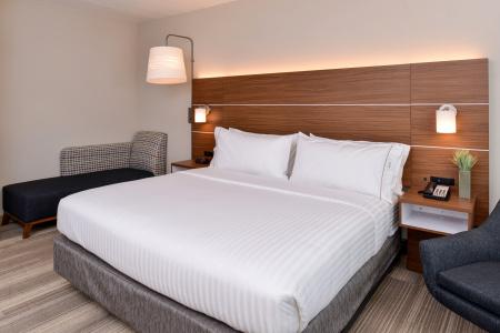 Holiday Inn Express & Suites - St. Petersburg - Madeira Beach, an IHG - 36