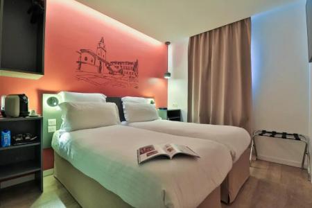 Kyriad Frejus - Centre - 55