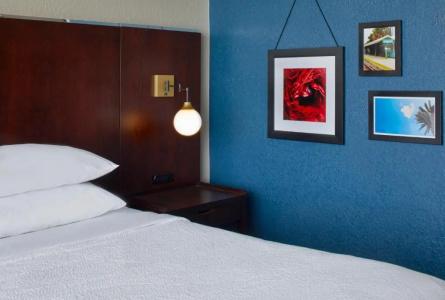 Four Points by Sheraton Downtown - 47