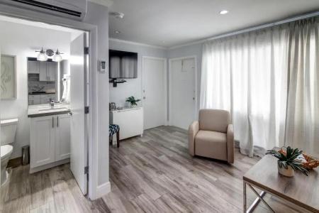 May-Dee Suites in Florida - 87
