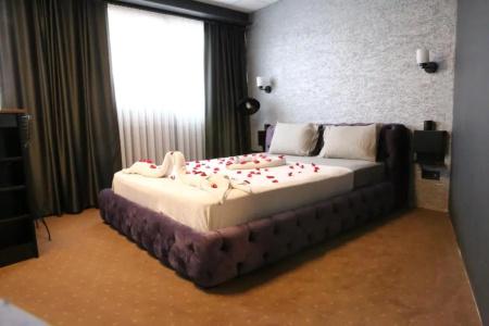 Eva Otel - 41