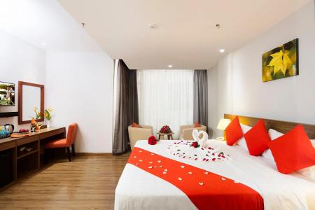 Maple Leaf & Apartment - 22