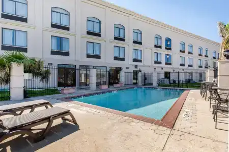 Comfort Inn & Suites SW Houston Sugarland - 16