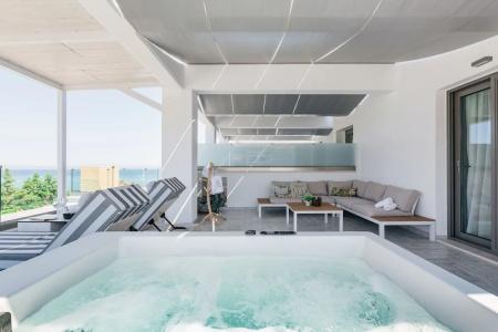 Blue Carpet Luxury Suites - 51