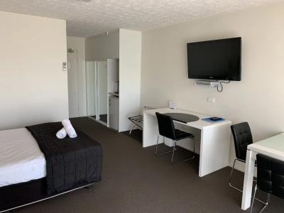 Outrigger Burleigh - 136