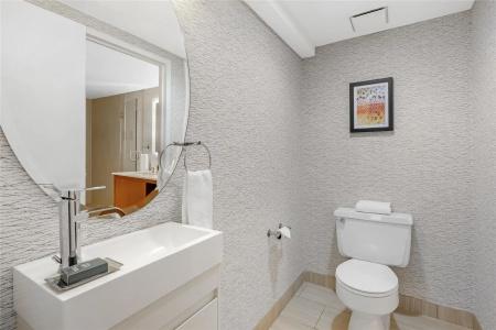 DoubleTree by Hilton City Center - 108