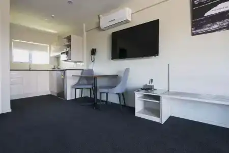 Ellerslie Palms - 20