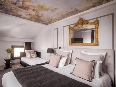 Maisons du Monde Hôtel & Suites - La Rochelle Vieux Port - 89
