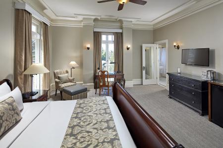 Glorietta Bay Inn - 29