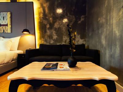 Kroque Boutique & Bistro - 5