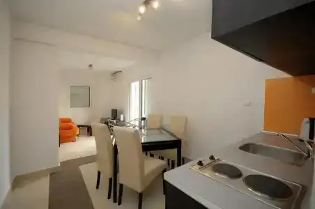 Anita - 14