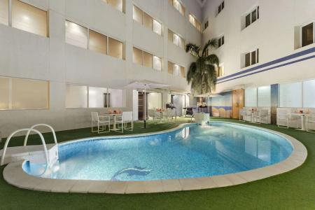 Ramada Qurum Beach - 10