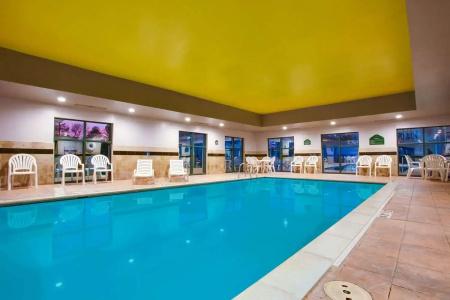 Fairfield Inn & Suites by Marriott Virginia Beach/Norfolk Airport - 8
