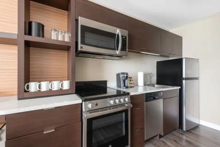 TownePlace Suites by Marriott Indianapolis Airport - 21