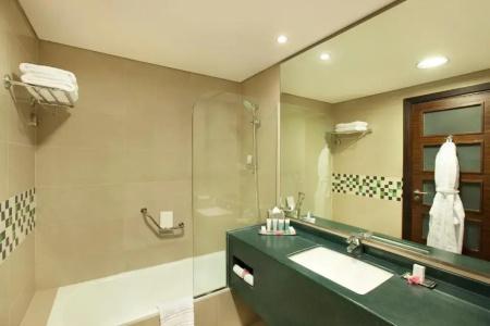 DoubleTree by Hilton Aqaba - 49