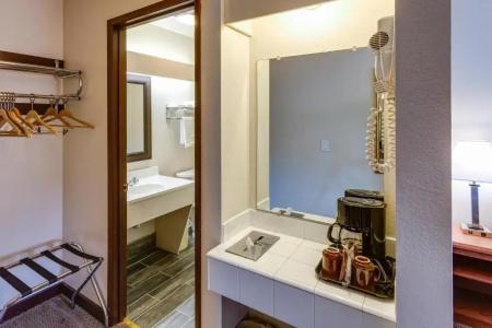 Coachman Inn - 27