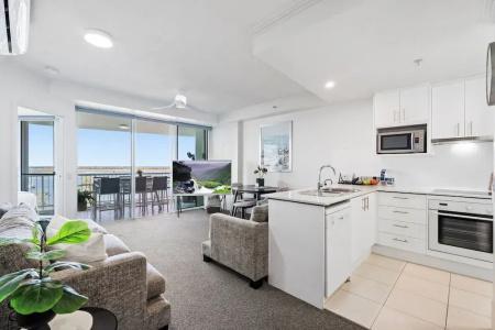 Crystal Bay On The Broadwater - 271