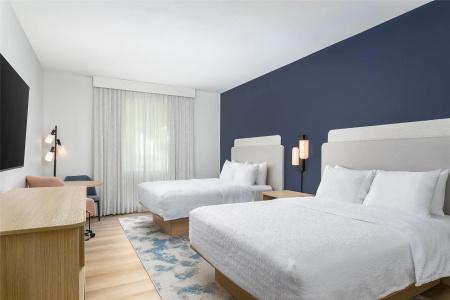 Hampton Inn - 24