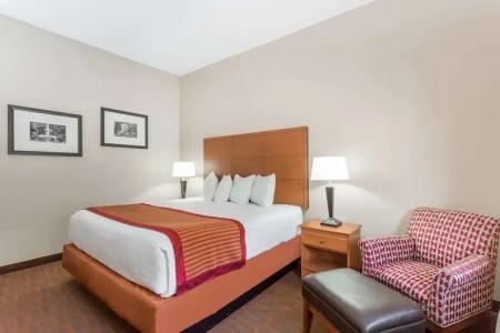 Baymont by Wyndham Savannah/Garden City - 20