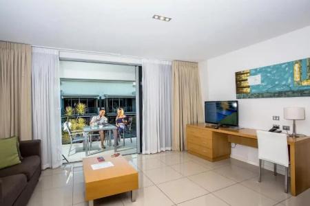 Ramada by Wyndham - 29