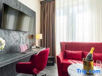 Plaza Schwerin; Sure Collection By Best Western - 147